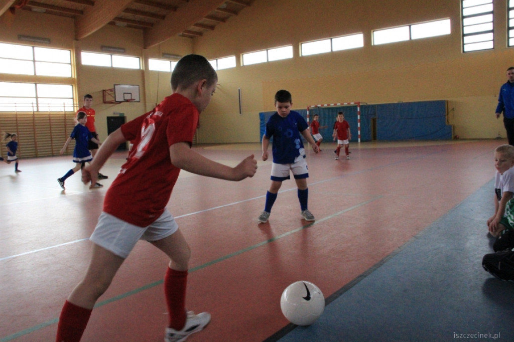 Najmłodsi na boisku