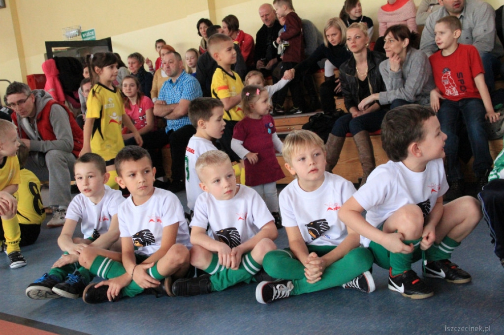 Najmłodsi na boisku