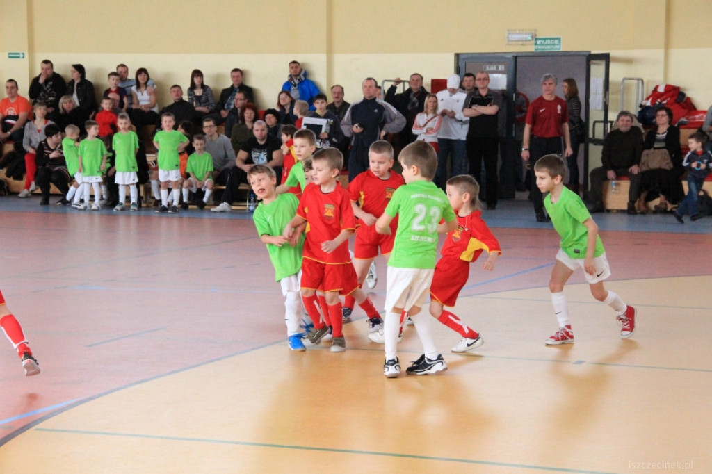 Najmłodsi na boisku