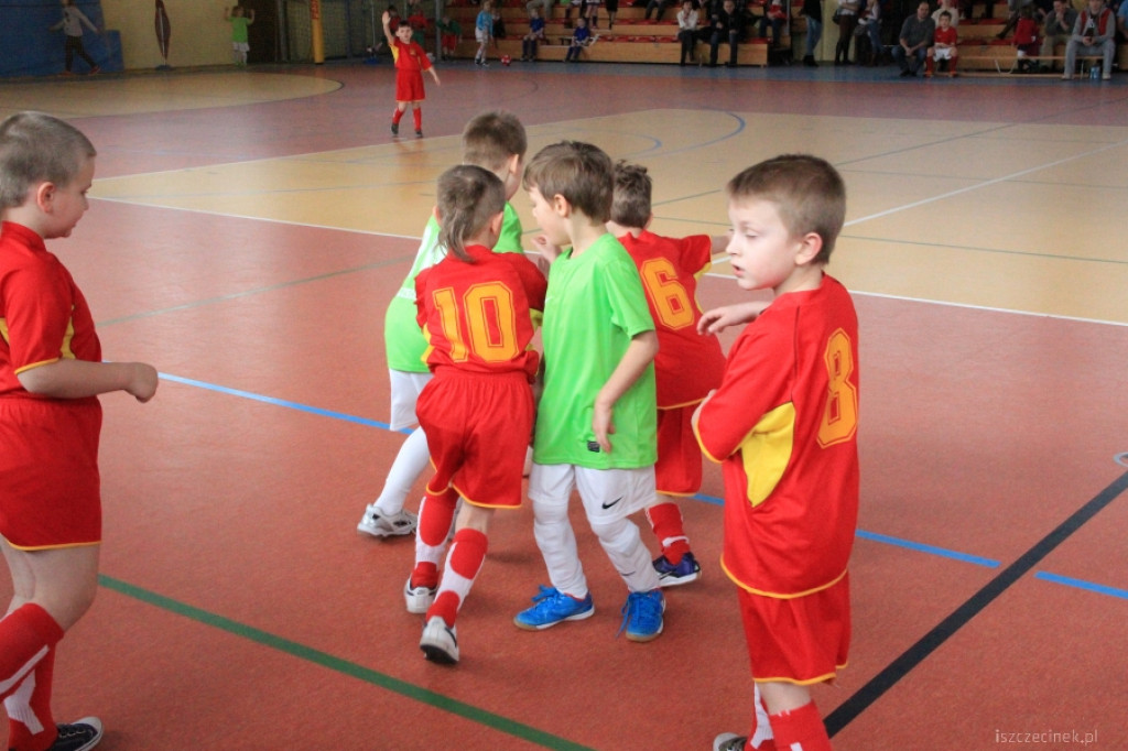 Najmłodsi na boisku