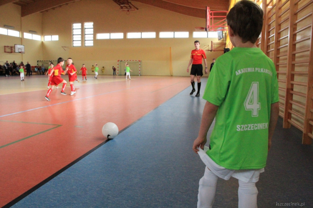 Najmłodsi na boisku