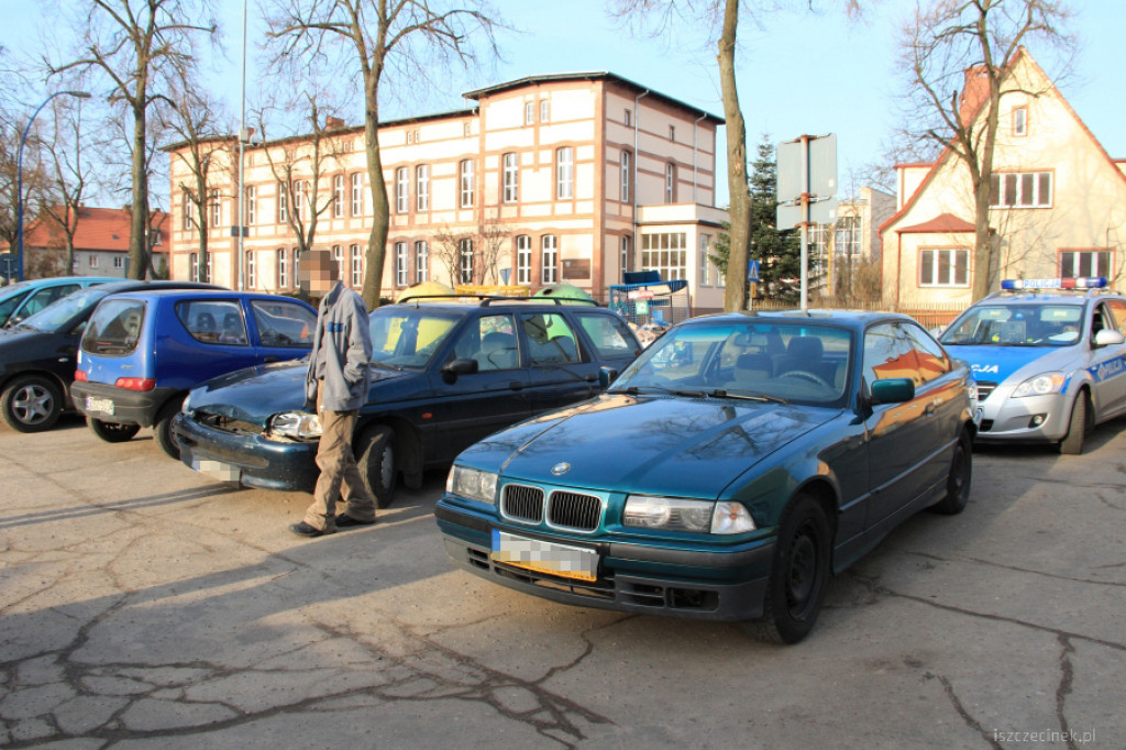 Kolizja na Armii Krajowej - Fordem w BMW