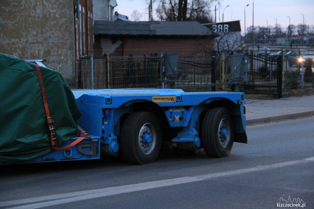 TIR zablokował rondo przy PKP