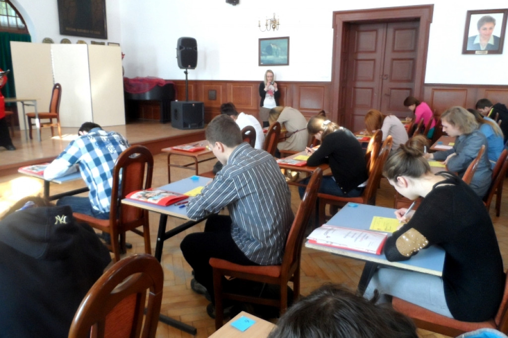 VI edycja konkursu powiatowego English Dictation