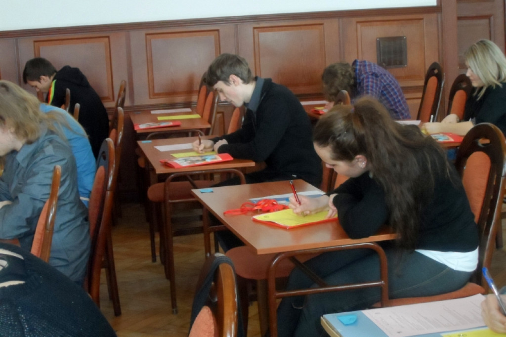 VI edycja konkursu powiatowego English Dictation