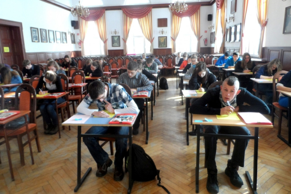 VI edycja konkursu powiatowego English Dictation