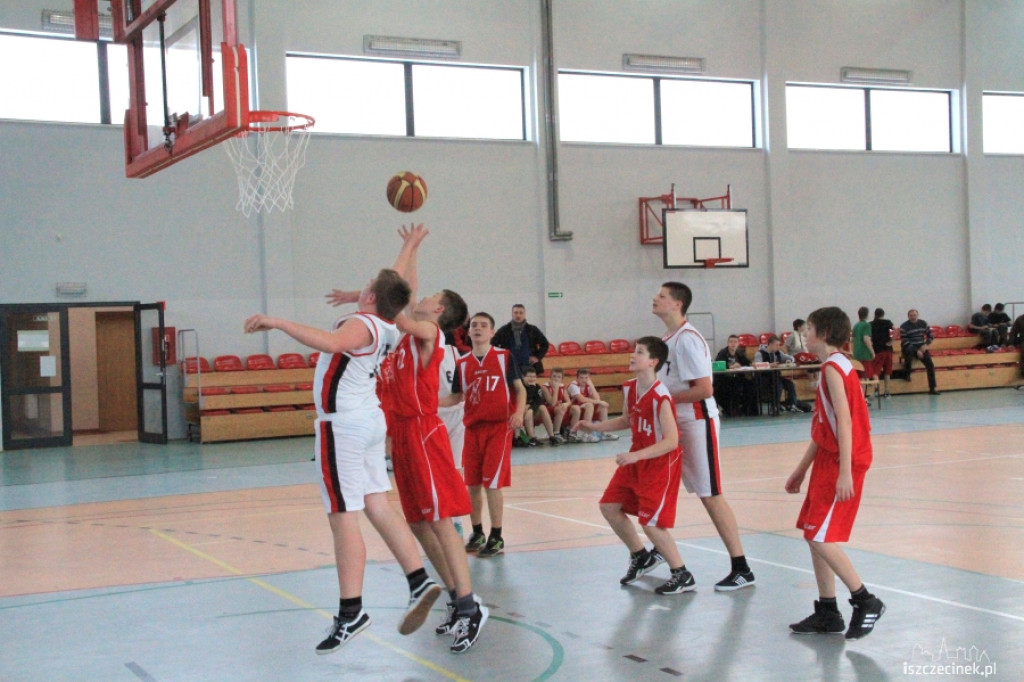 Turniej Regionalny Igrzysk Młodzieży Szkolnej w mini koszykówce chłopców