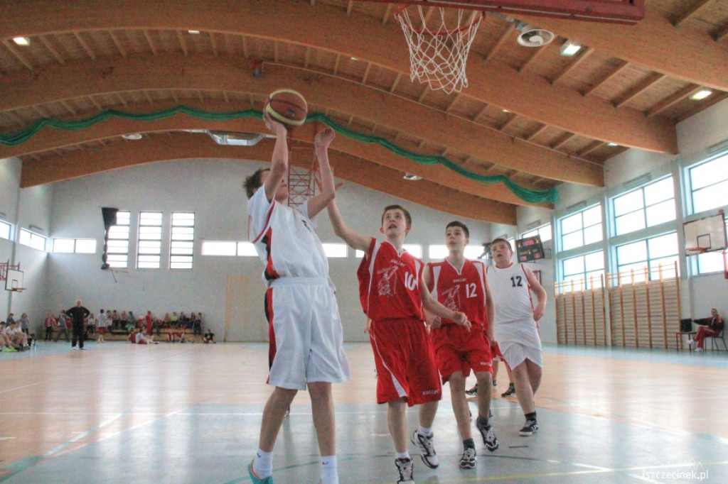 Turniej Regionalny Igrzysk Młodzieży Szkolnej w mini koszykówce chłopców