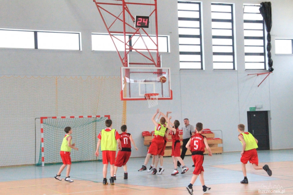 Turniej Regionalny Igrzysk Młodzieży Szkolnej w mini koszykówce chłopców