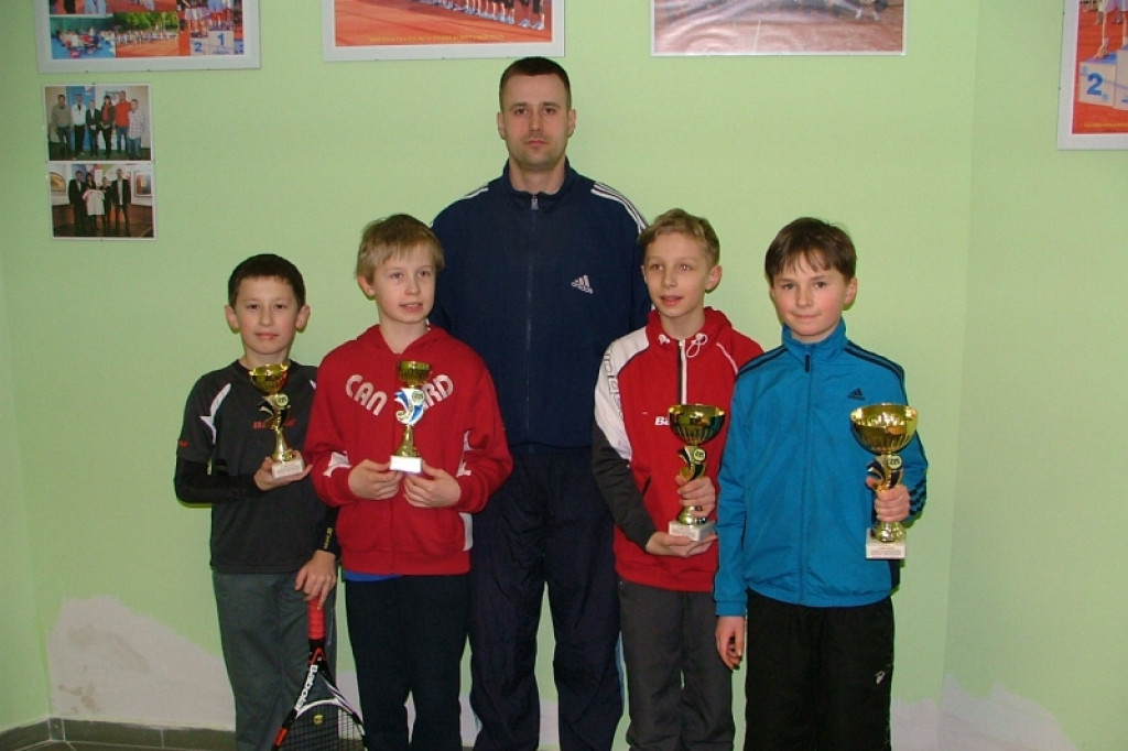 Halowy Turniej Skrzatek i Skrzatów