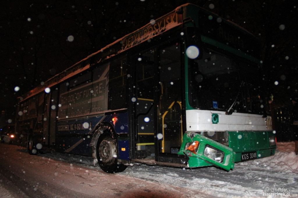 Autobus wjechał w forda