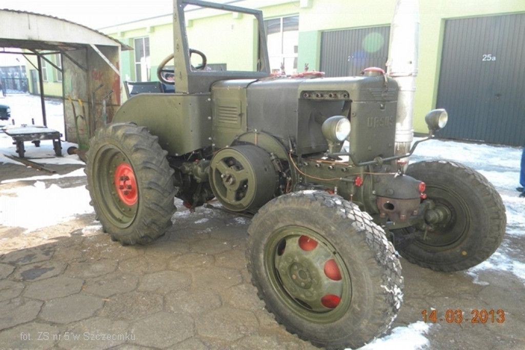 Uczniowie z Mechanika ożywili pomnik - fot. ZS nr 5 w Szczecinku