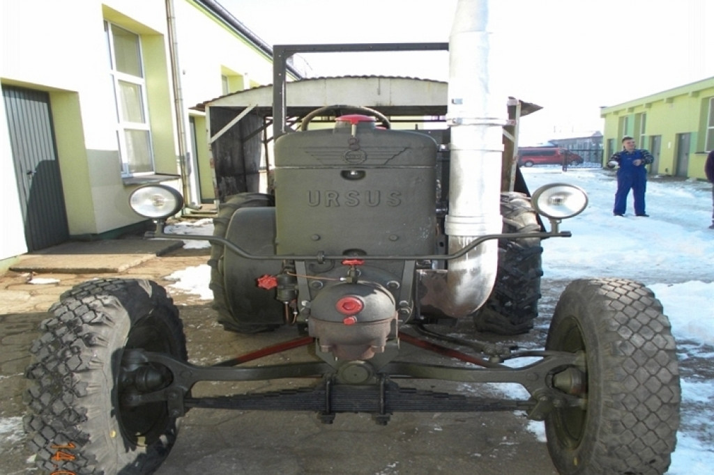 Uczniowie z Mechanika ożywili pomnik - fot. ZS nr 5 w Szczecinku