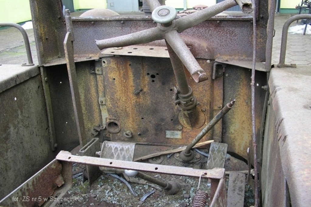 Uczniowie z Mechanika ożywili pomnik - fot. ZS nr 5 w Szczecinku