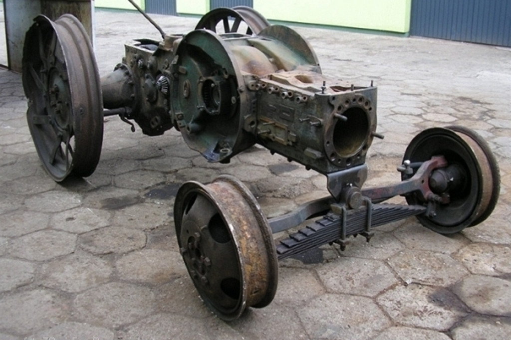 Uczniowie z Mechanika ożywili pomnik - fot. ZS nr 5 w Szczecinku