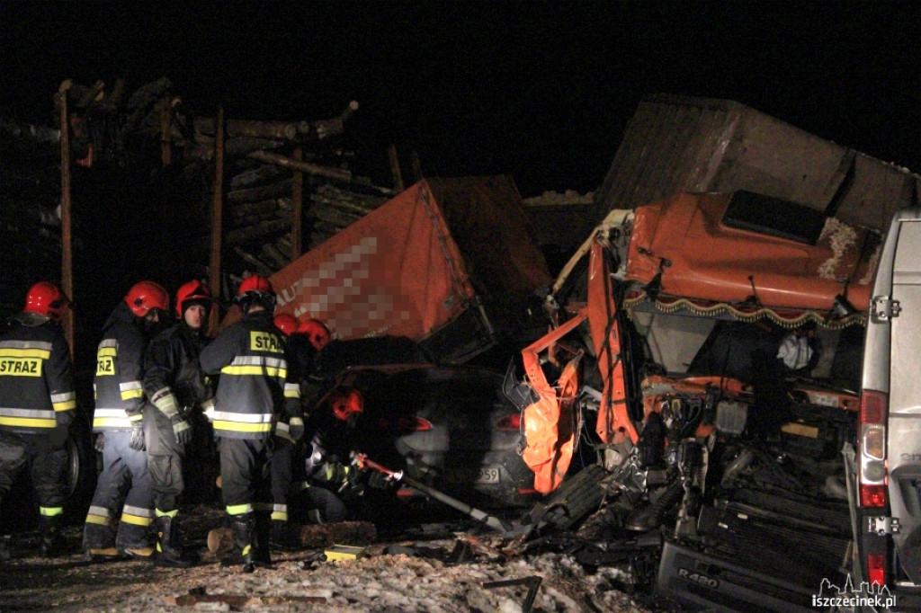 Zderzenie 4 samochodów pod Szczecinkiem