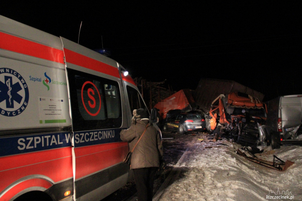 Zderzenie 4 samochodów pod Szczecinkiem
