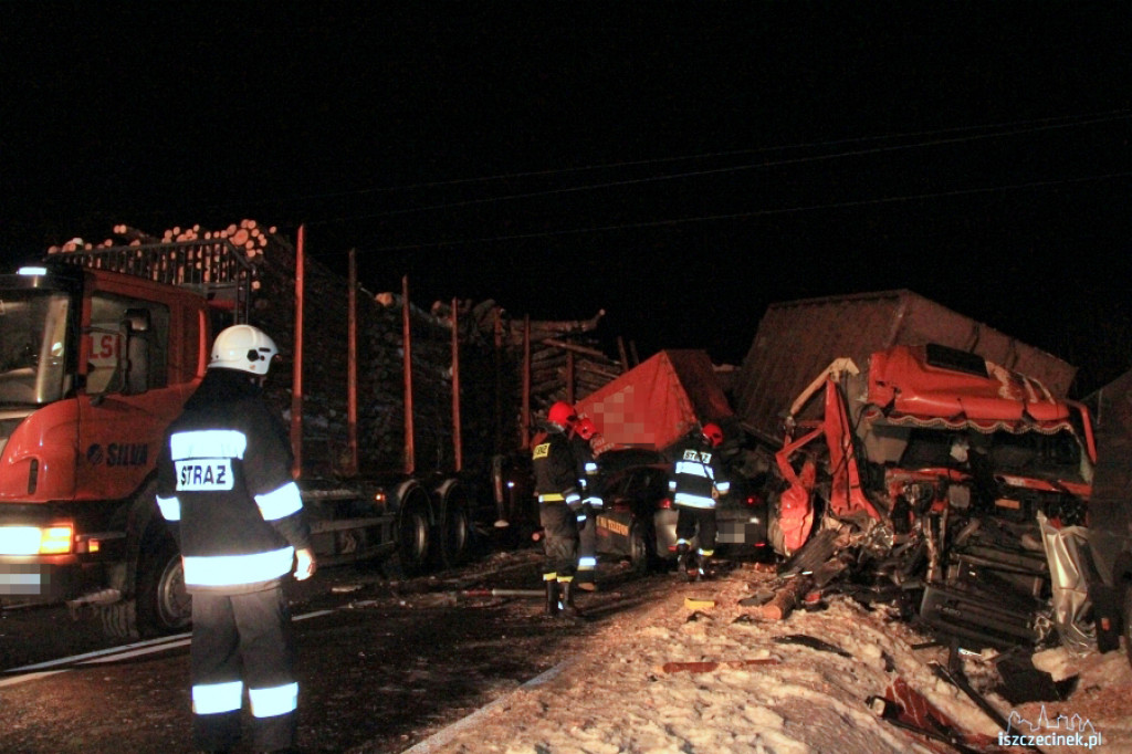 Zderzenie 4 samochodów pod Szczecinkiem