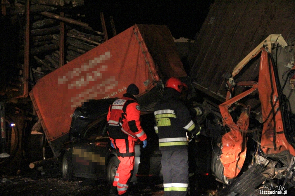 Zderzenie 4 samochodów pod Szczecinkiem