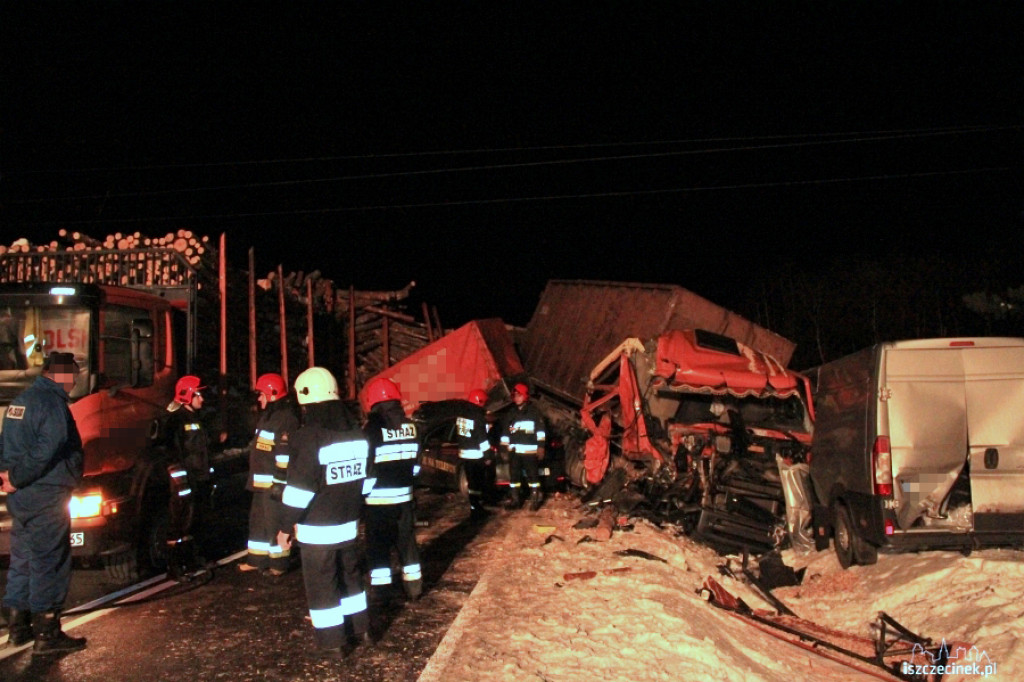 Zderzenie 4 samochodów pod Szczecinkiem