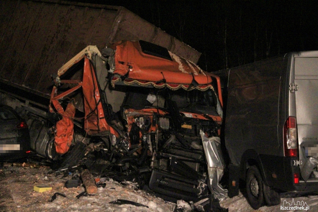 Zderzenie 4 samochodów pod Szczecinkiem