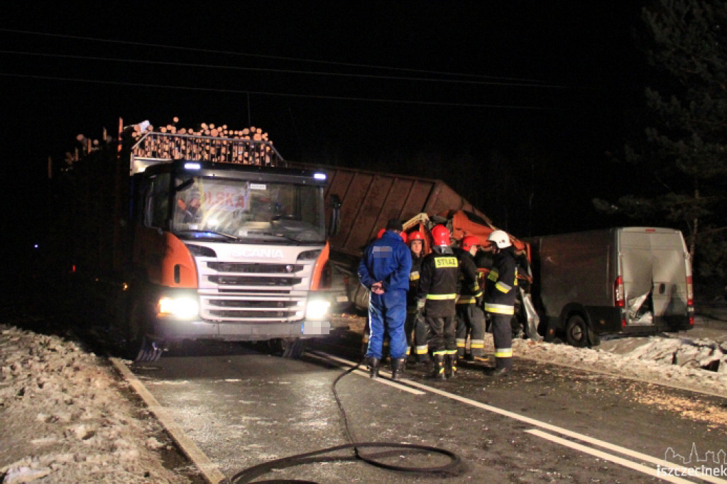 Zderzenie 4 samochodów pod Szczecinkiem