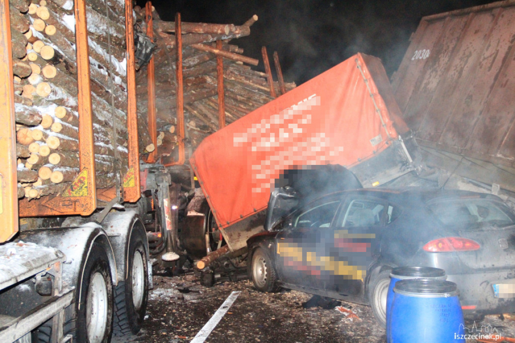 Zderzenie 4 samochodów pod Szczecinkiem
