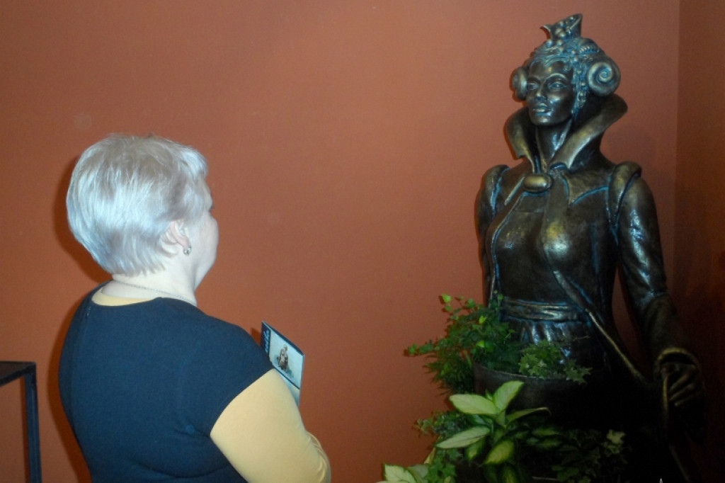 Wernisaż wystawy rzeźb Dominiki Rumińskiej i Sylwestra Chłodzińskiego