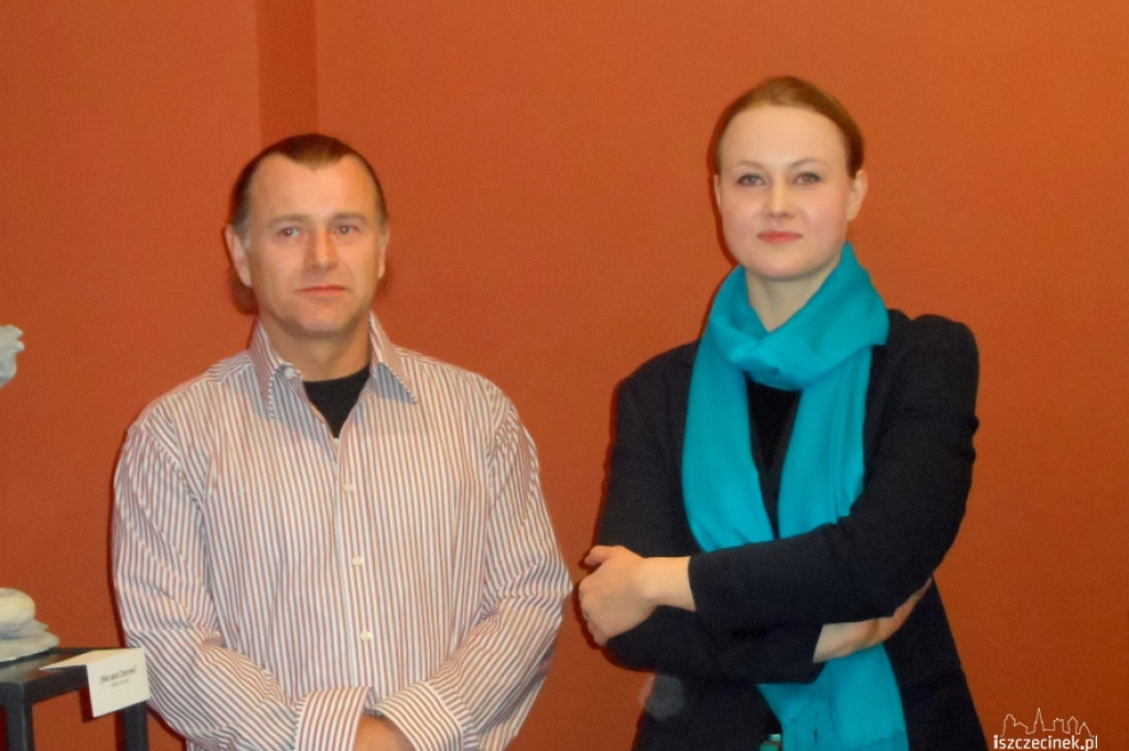 Wernisaż wystawy rzeźb Dominiki Rumińskiej i Sylwestra Chłodzińskiego