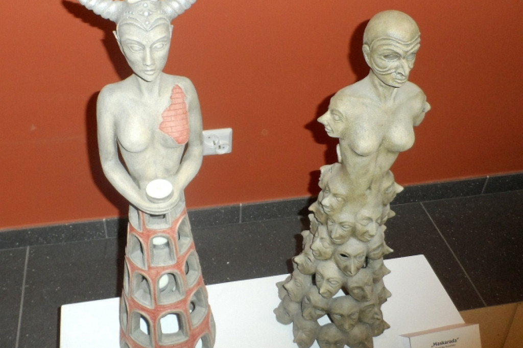 Wernisaż wystawy rzeźb Dominiki Rumińskiej i Sylwestra Chłodzińskiego