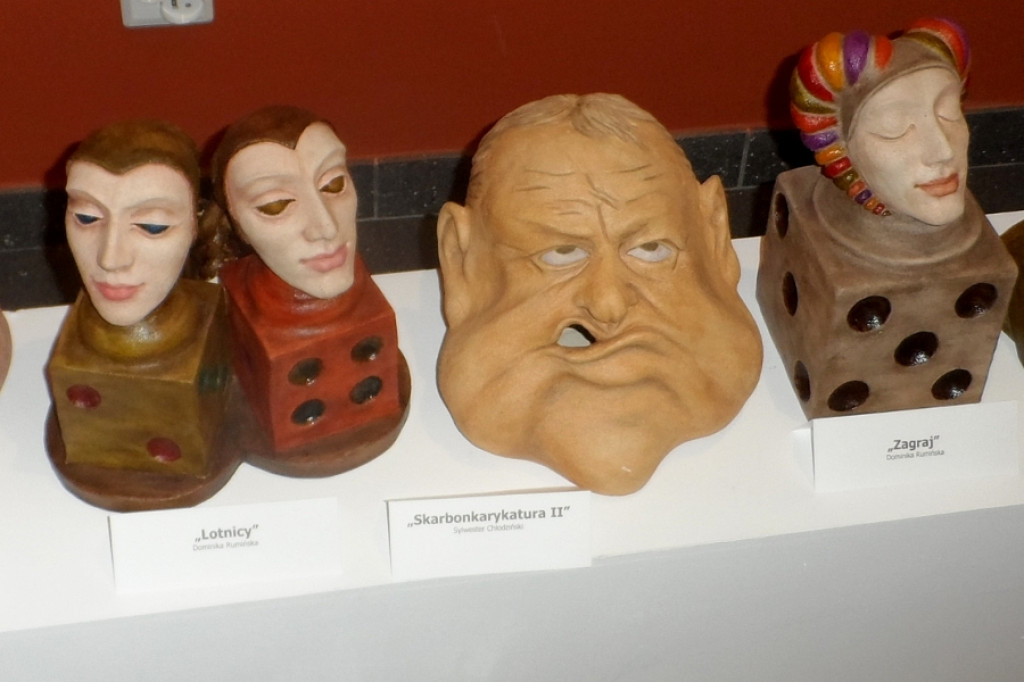 Wernisaż wystawy rzeźb Dominiki Rumińskiej i Sylwestra Chłodzińskiego