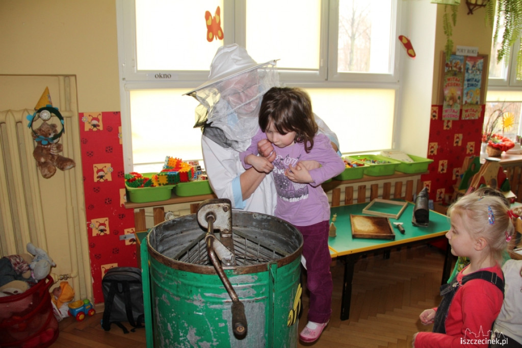 O pszczołach i miodzie w przedszkolu MIŚ