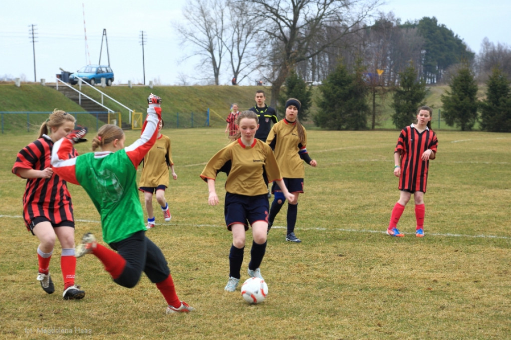 Gimnazjalistki z Barwic najlepsze w piłkę nożną