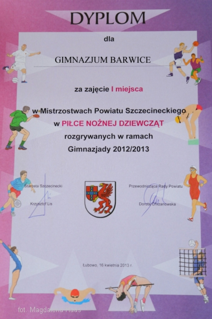 Gimnazjalistki z Barwic najlepsze w piłkę nożną