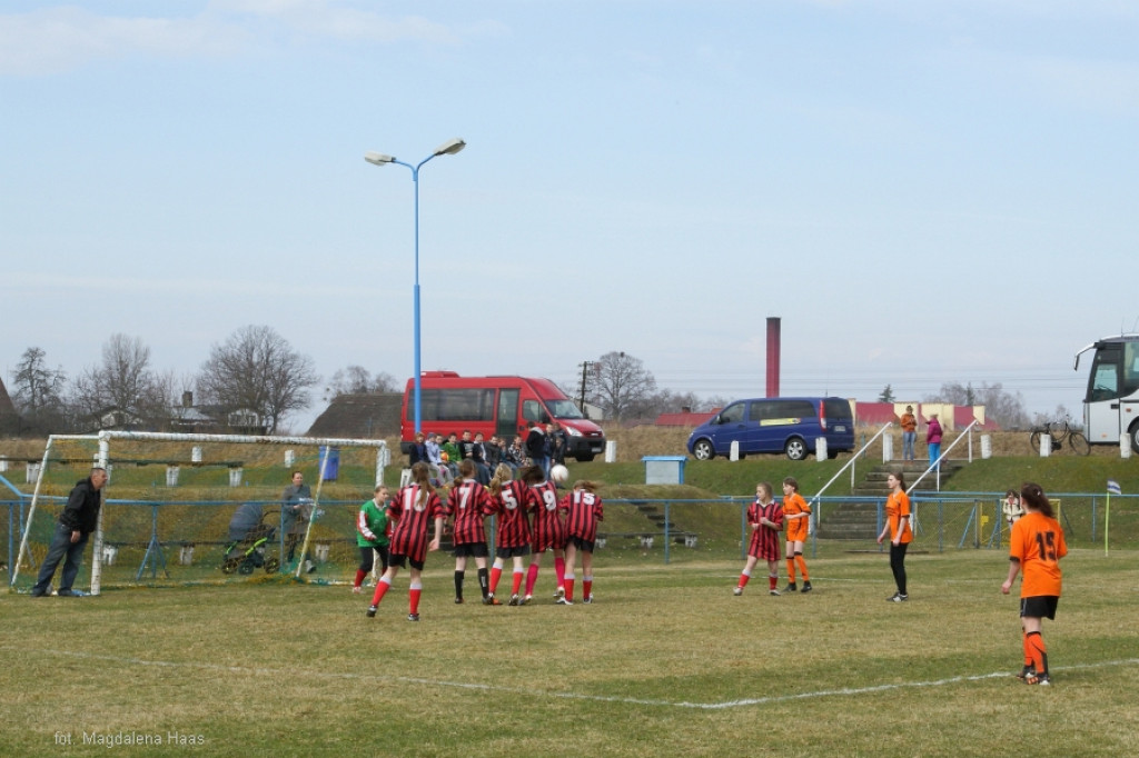 Gimnazjalistki z Barwic najlepsze w piłkę nożną