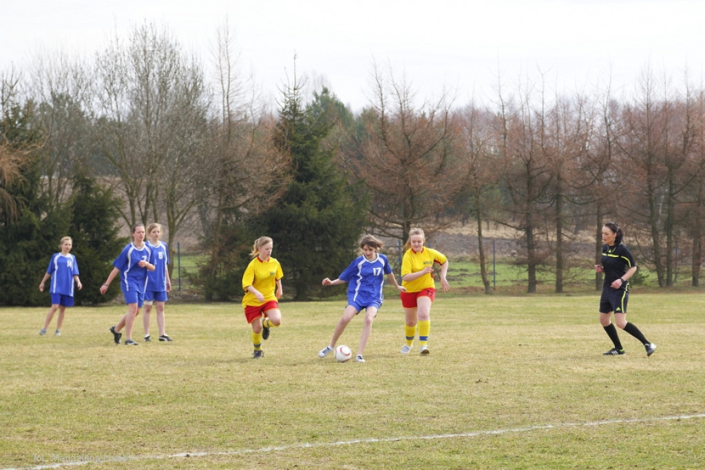 Gimnazjalistki z Barwic najlepsze w piłkę nożną