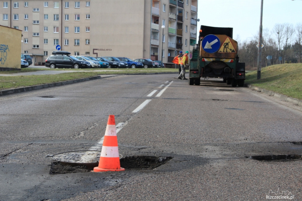 Doczekaliśmy się! Naprawiają Karlińską!