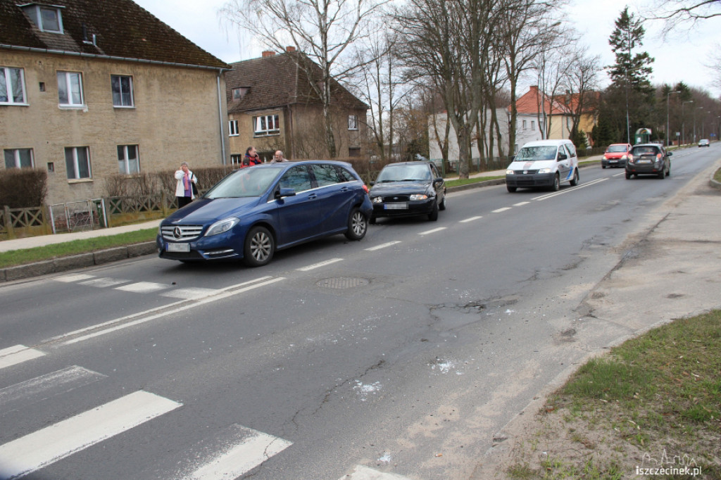Kolizja na Kościuszki - Fordem w Mercedesa