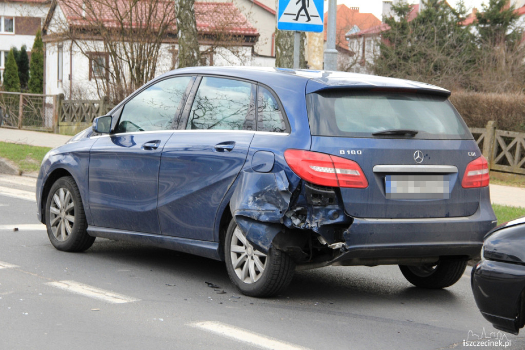 Kolizja na Kościuszki - Fordem w Mercedesa