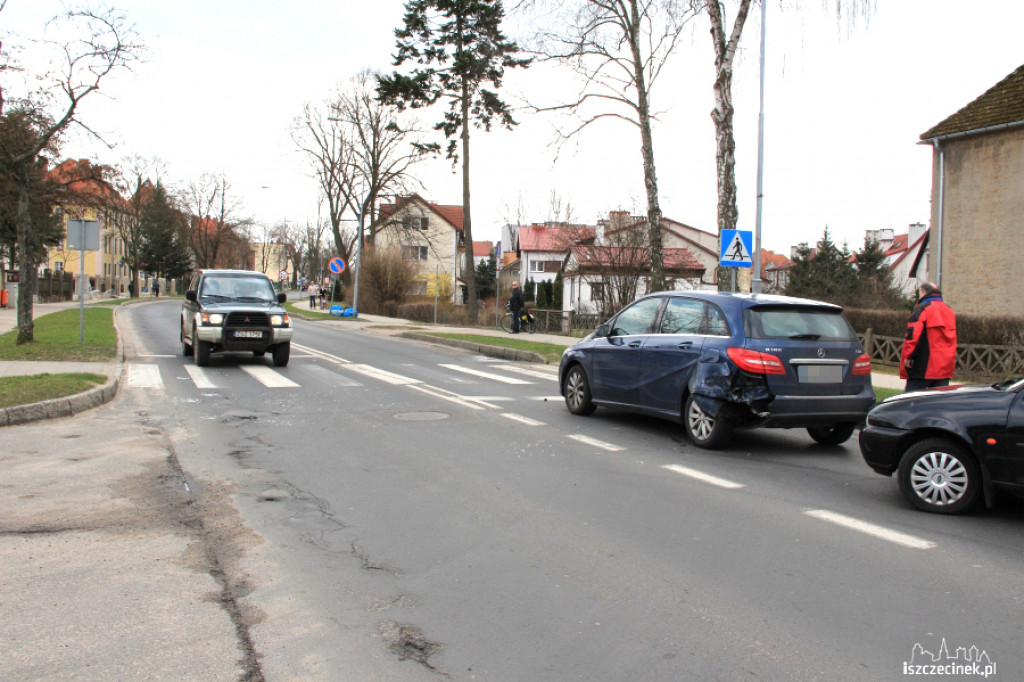Kolizja na Kościuszki - Fordem w Mercedesa