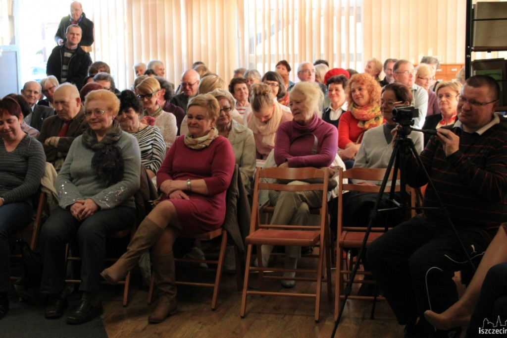 Bralczyk i Ogórek promowali Kiełbasę i Sznurek