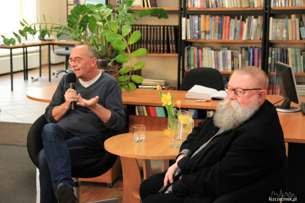 Bralczyk i Ogórek promowali Kiełbasę i Sznurek