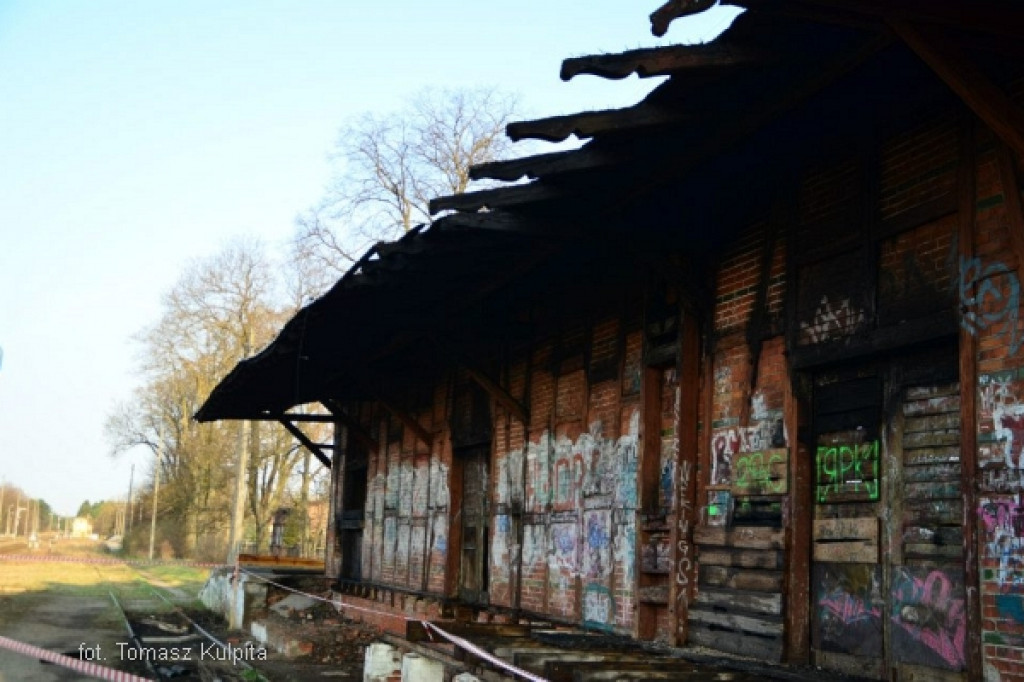 Pożar magazynów przy PKP w Czarnem