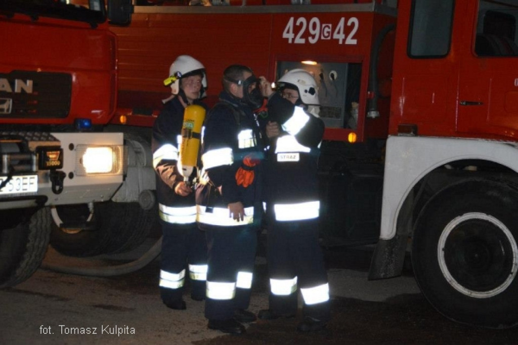 Pożar magazynów przy PKP w Czarnem