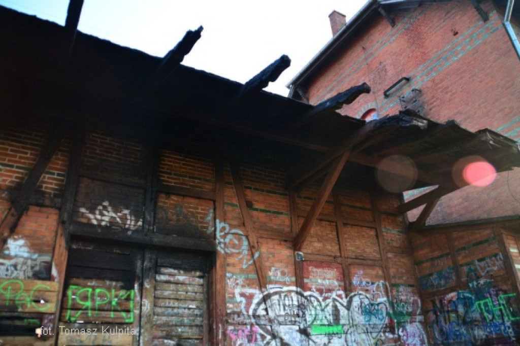 Pożar magazynów przy PKP w Czarnem