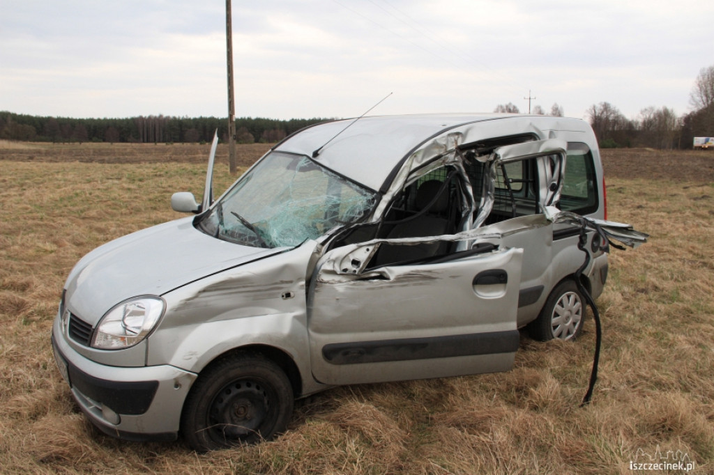Renault odbił się od ciężarówki
