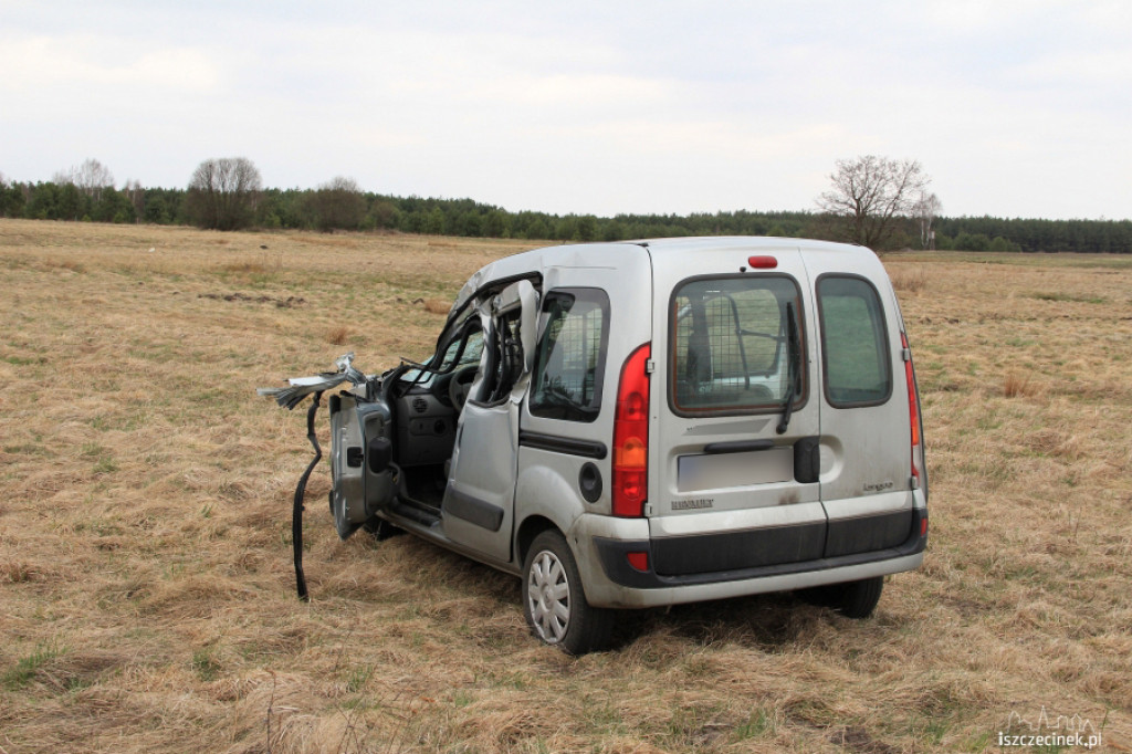 Renault odbił się od ciężarówki