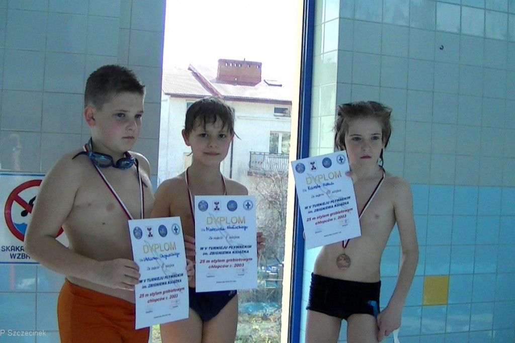 Grad medali młodych pływaków ze Szczecinka