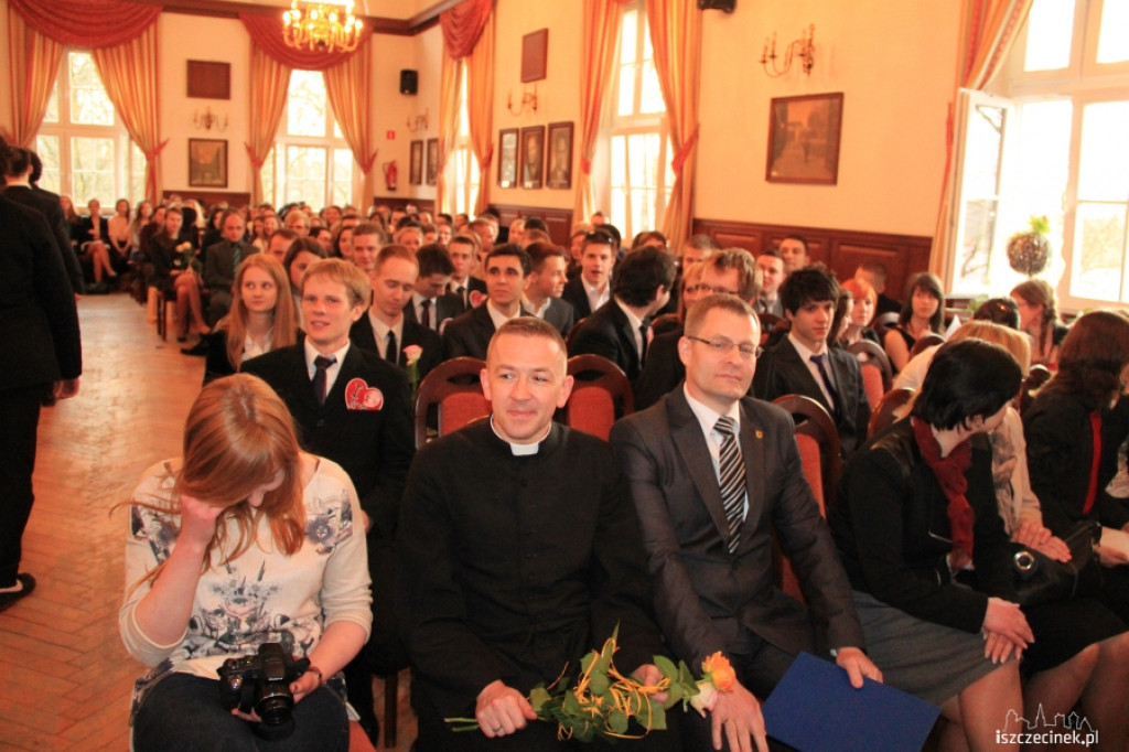 Maturzyści pożegnali się ze szkołą
