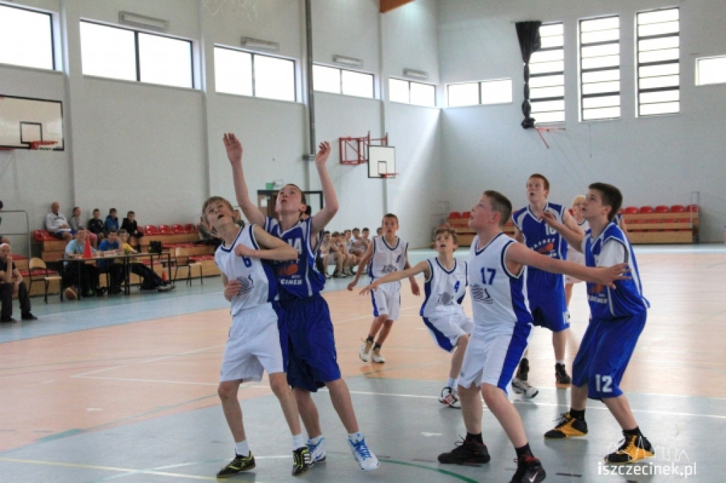 EMET Basket Szczecinek - Żak Koszalin
